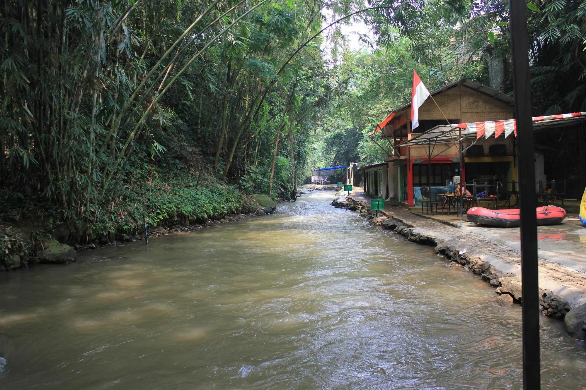 Bumi Cikeas Sentul Bogor Hotel Exterior foto